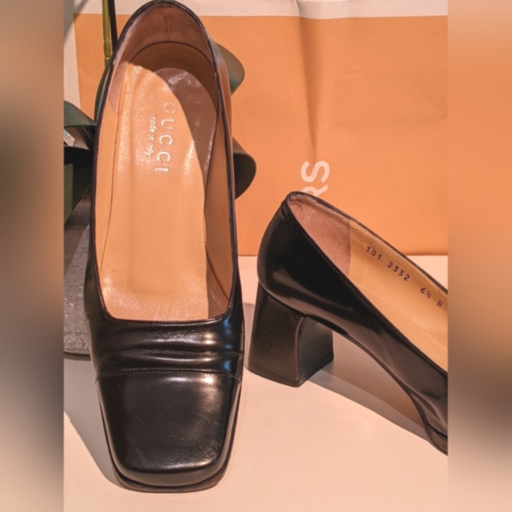 GUCCI VINTAGE LEATHER BLOCK HEEL SHOES